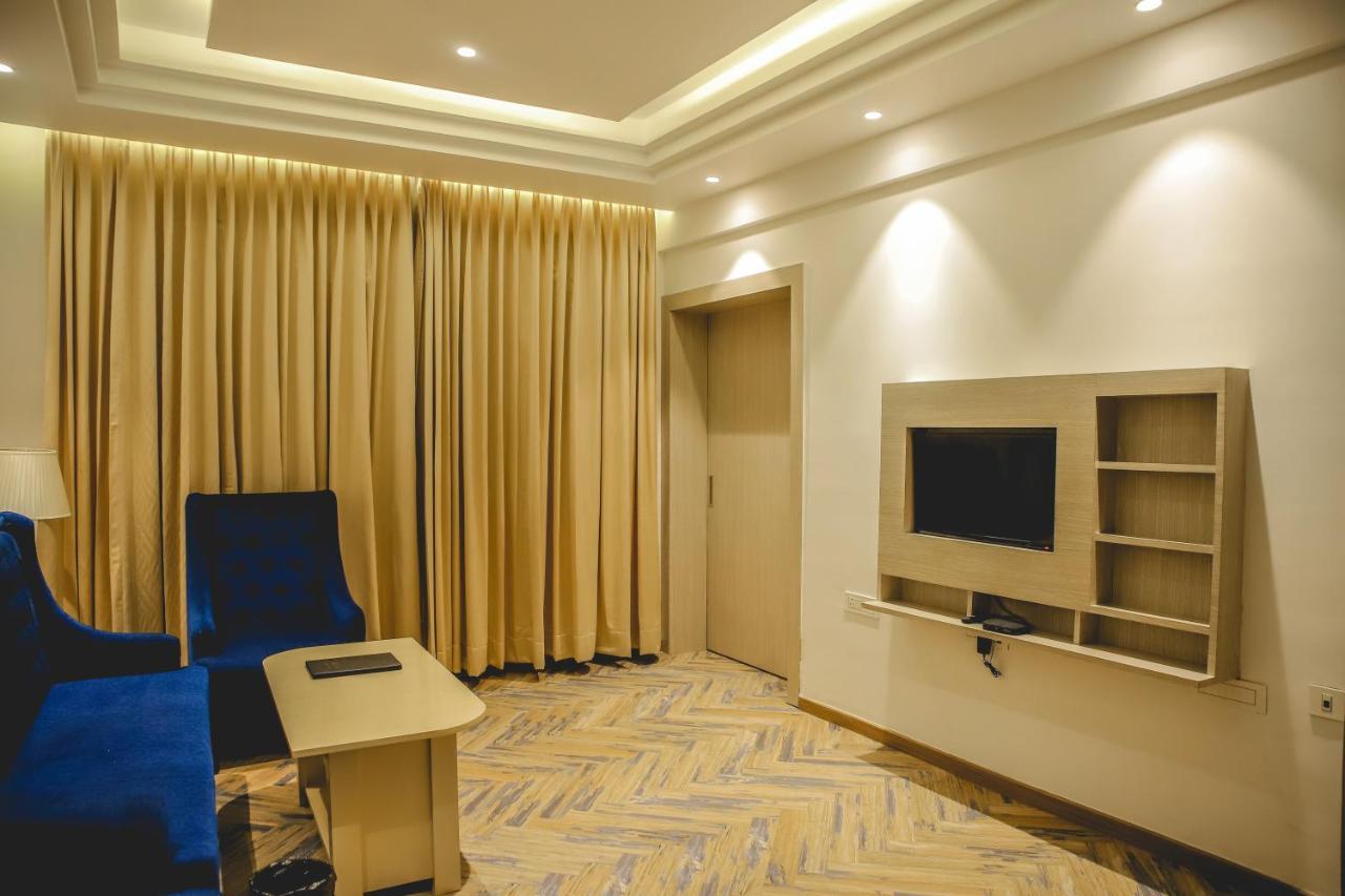 The Orlov Hotel Panipat Екстер'єр фото