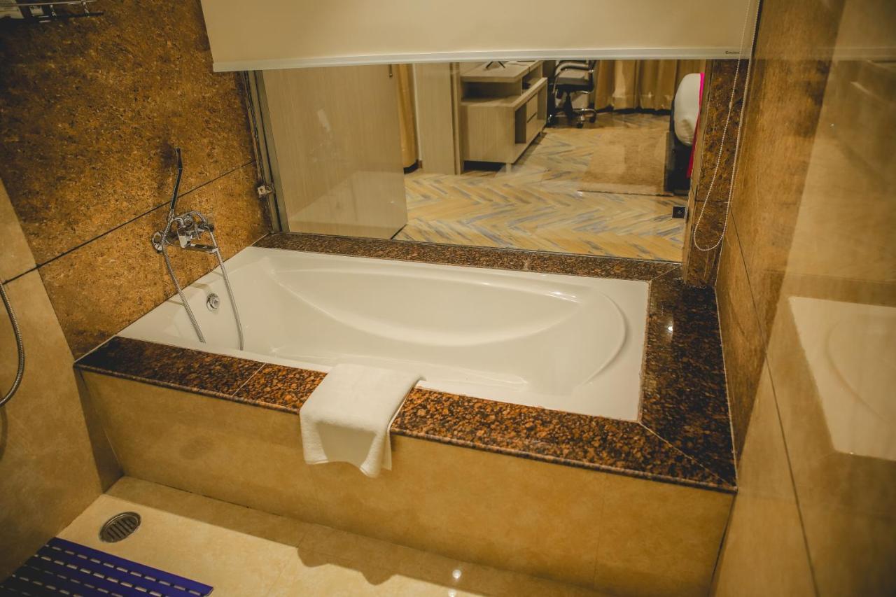 The Orlov Hotel Panipat Екстер'єр фото