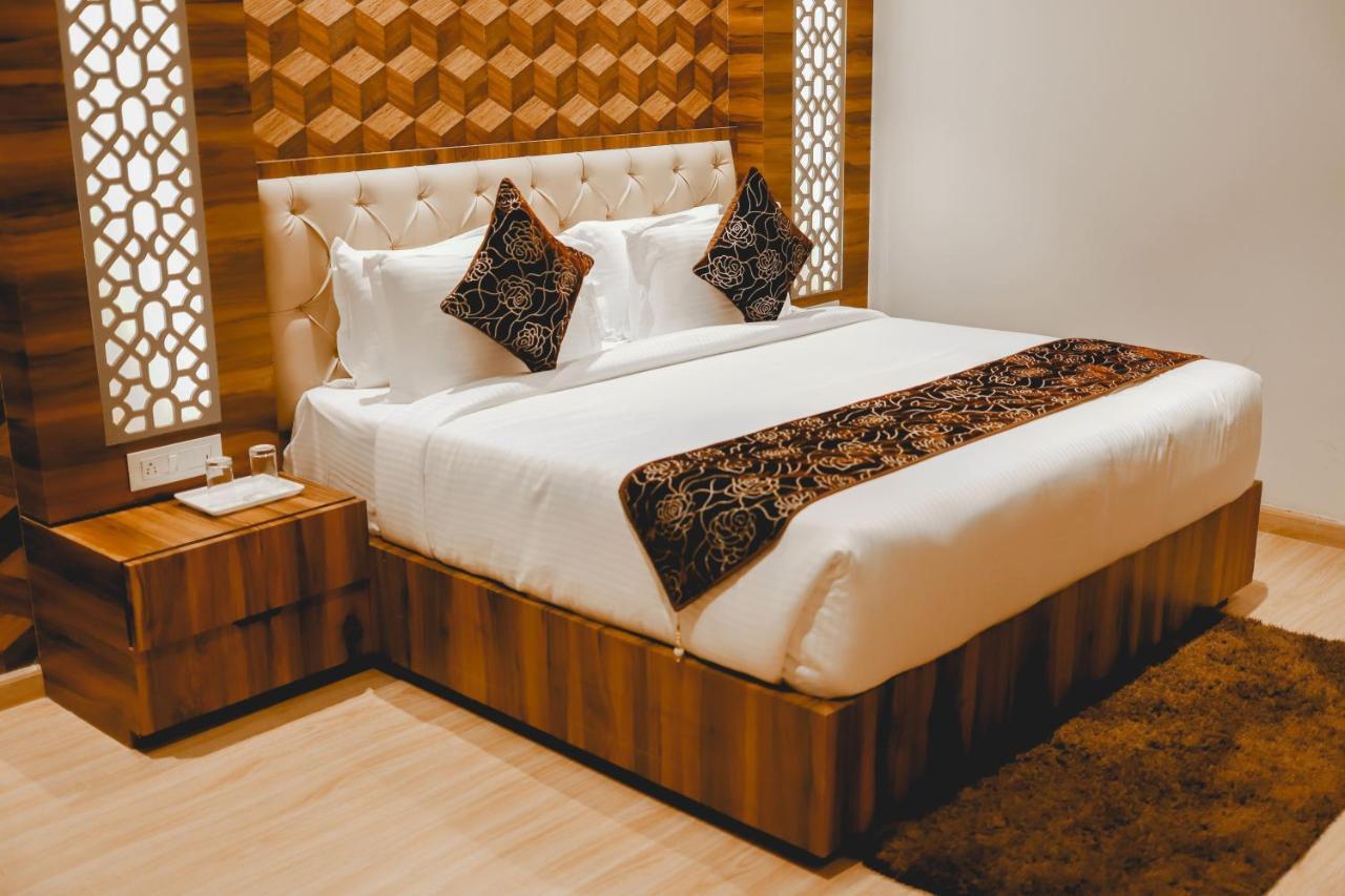 The Orlov Hotel Panipat Екстер'єр фото
